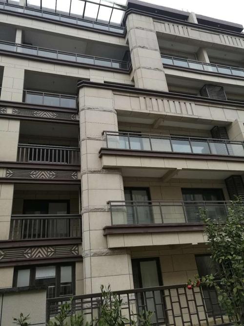 高水平的干挂石材安装施工 苏州绿标榜装饰材料的专业之道